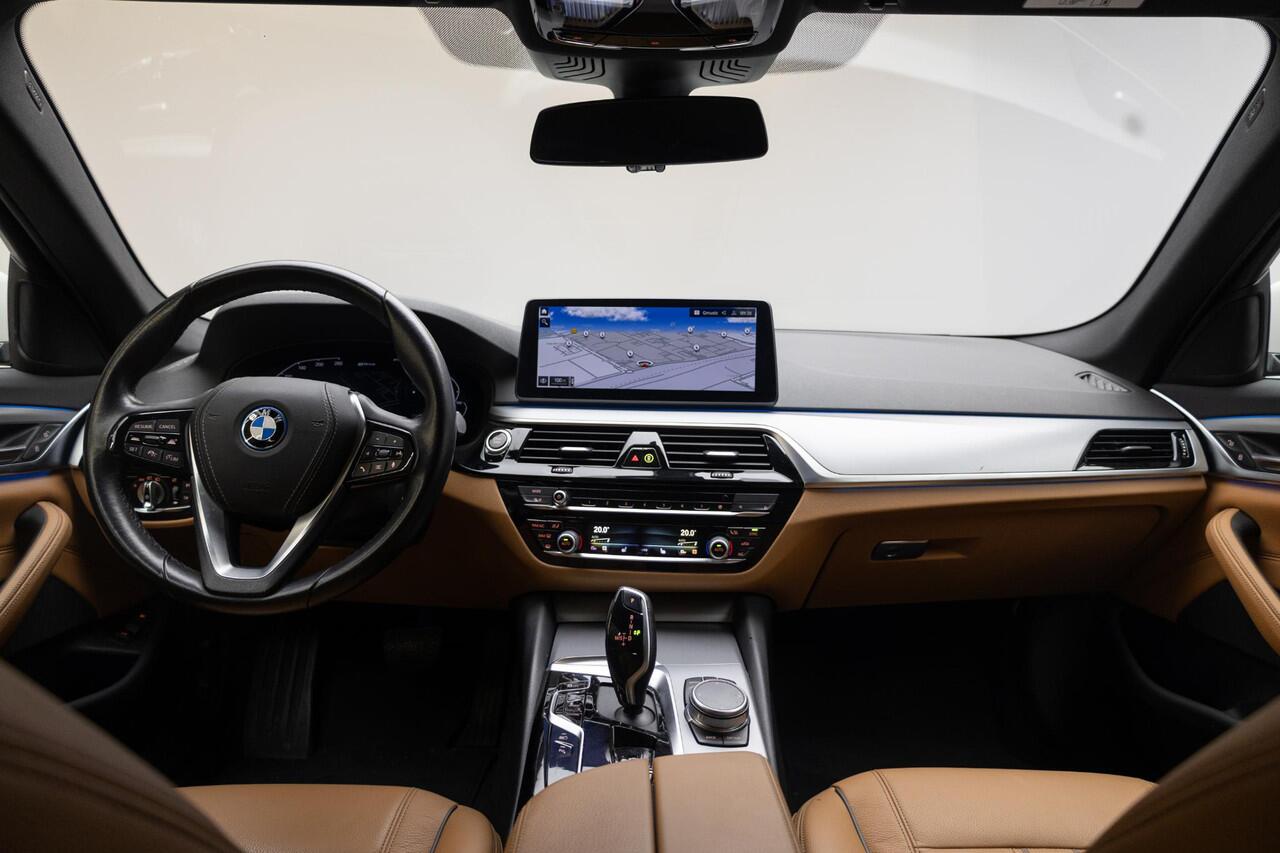 BMW 5-SERIE Touring 530e Executive | Driving Assistant | Head Up | Leder |