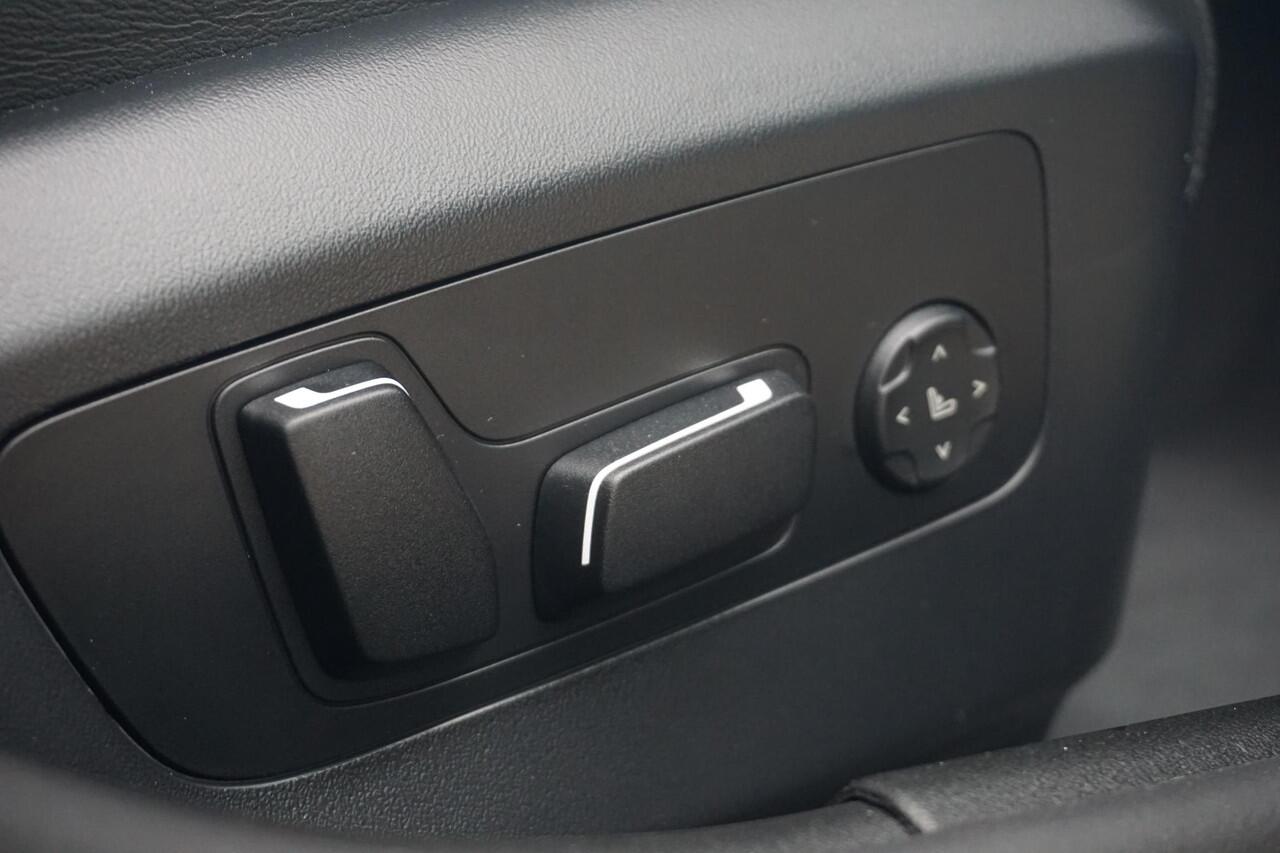 BMW 5-SERIE Touring 550e xDrive M Sport | Trekhaak / Bowers & Wilkins / Panoramadak / Head-up / 360*Camera's / Comfort Access