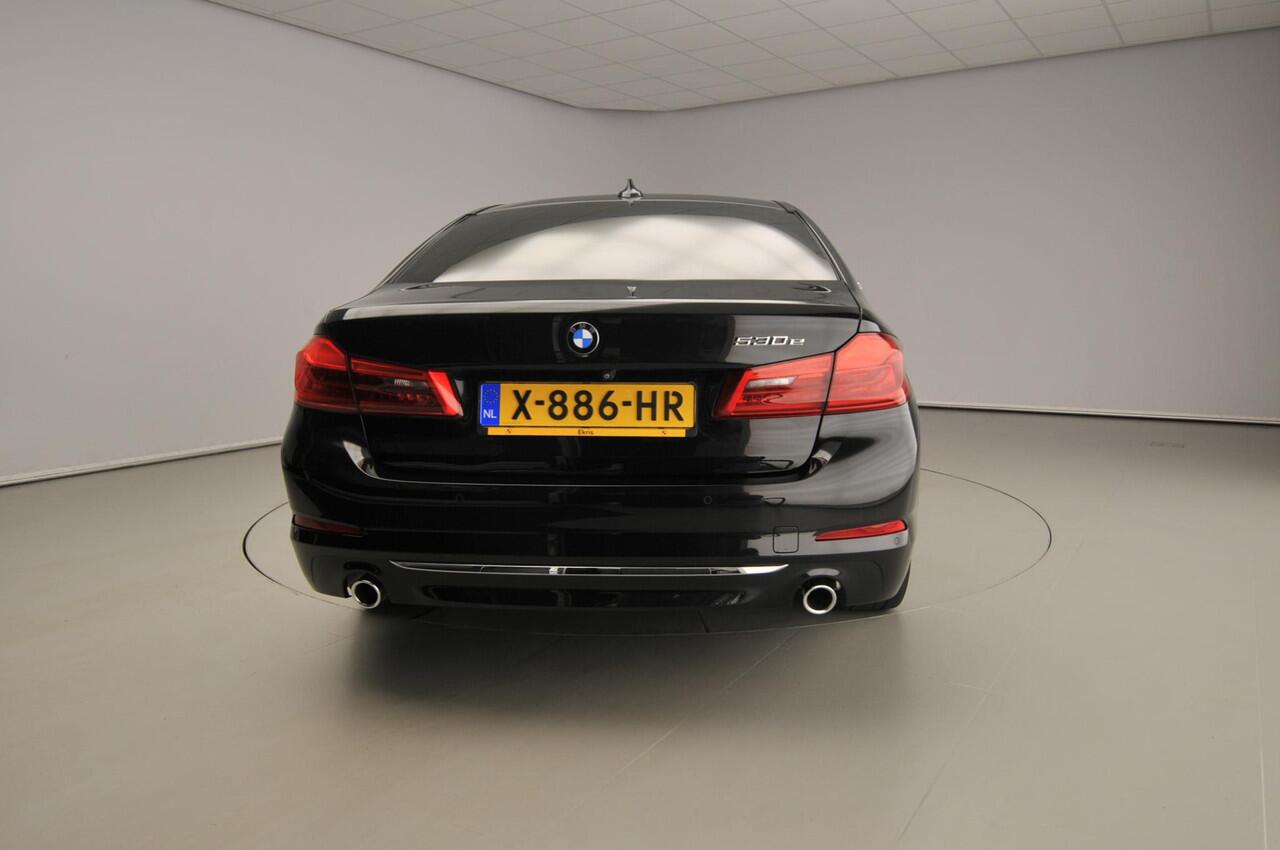 BMW 5-SERIE Sedan 530e | LED | Leder | HUD | Stoelverwarming | Chrome line | Hifi speakers | Alu 18 inch