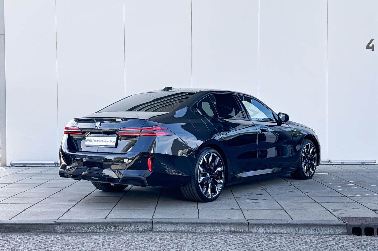 BMW 5-SERIE Sedan 550e xDrive