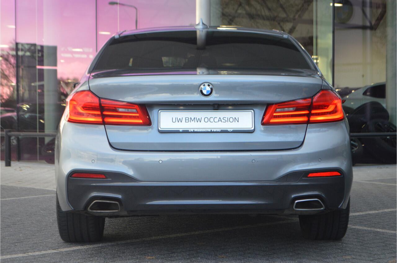 BMW 5-SERIE 520i High Executive M Sport Automaat / M Sportonderstel / Adaptieve LED / Parking Assistant Plus / Comfortstoelen / Stoelverwarming / Head-Up / Live Cockpit Professional