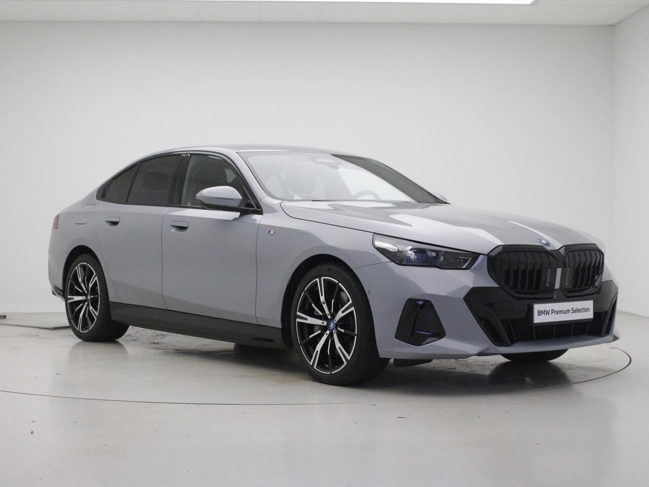 BMW 5-SERIE 550e xDrive M-Sport | Trekhaak | CoPilot | 20" | Bowers & Wilkins Surround | 489 pk