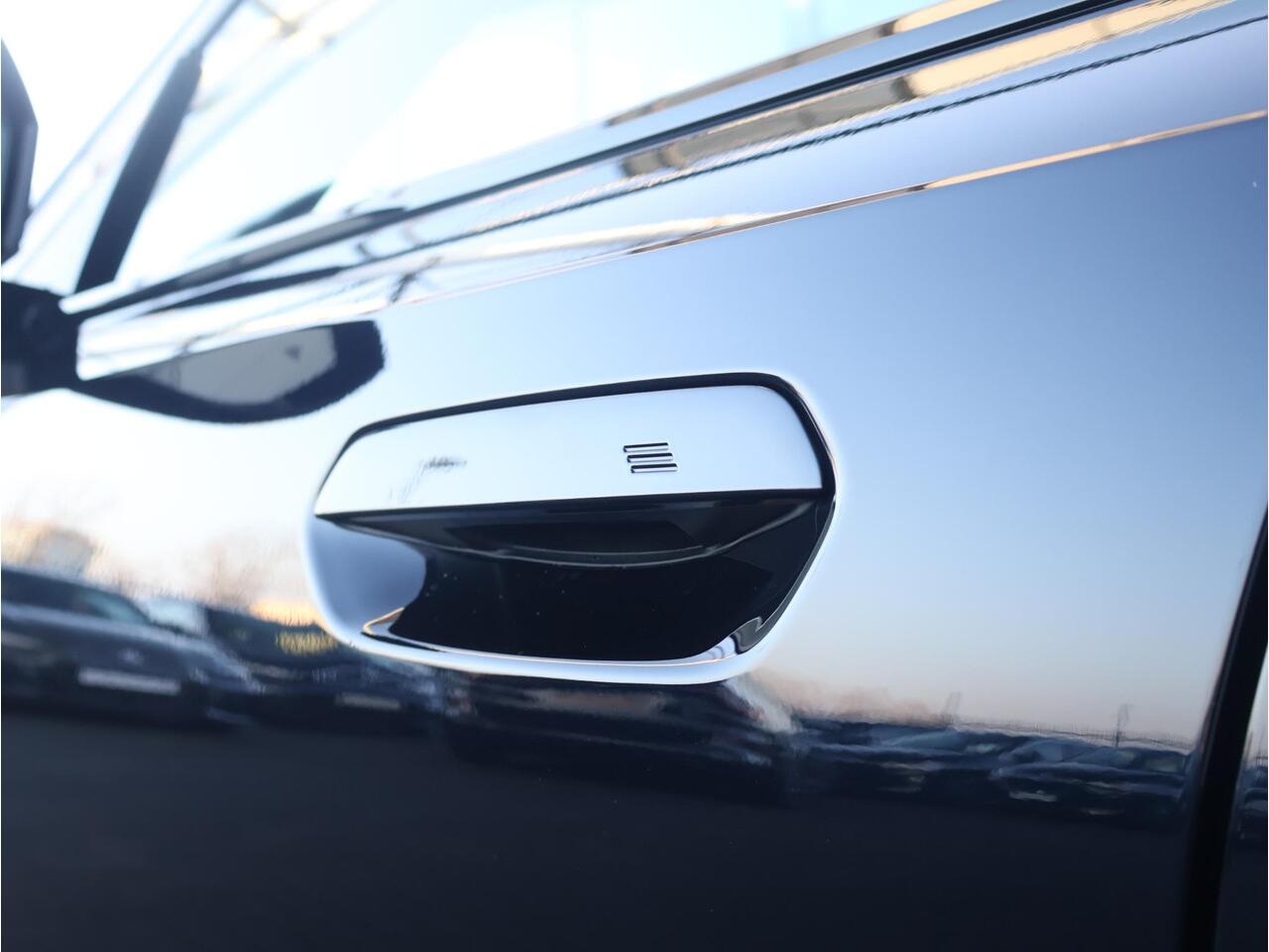 BMW 5-SERIE 550e xDrive Touring | M Sportpakket Pro | Innovation Pack | Travel Packj | Comfort Pack