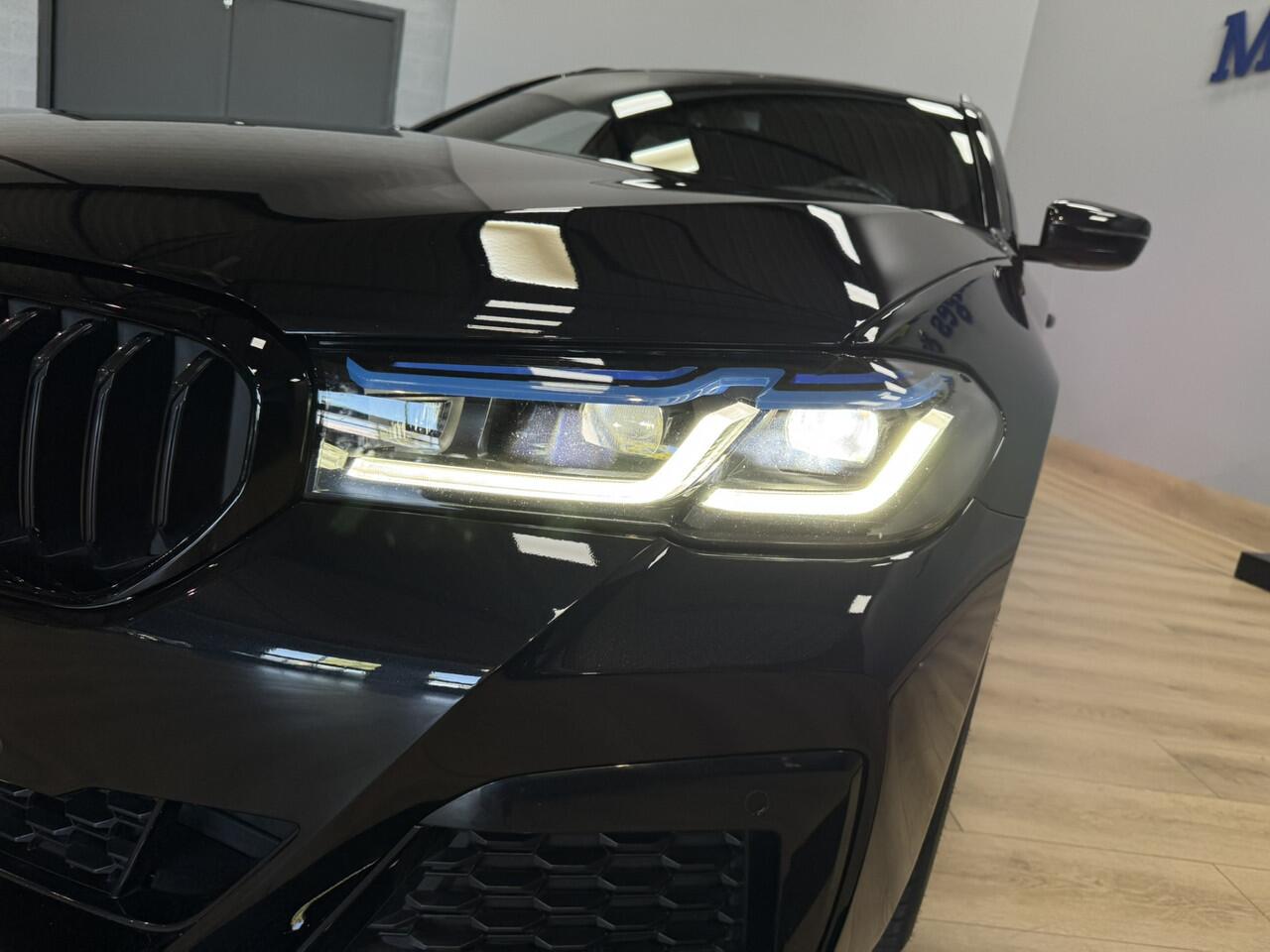 BMW 5-SERIE Touring 530e Business Edition Plus M Sport | Airco ECC | Laser | Memory | Virtual | Camera | Sfeer | Apple Carplay | Isofix | NAP