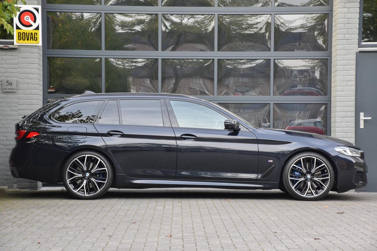 BMW 5-SERIE Touring 540i xDrive M Sport | Panoramadak | ACC | Laser