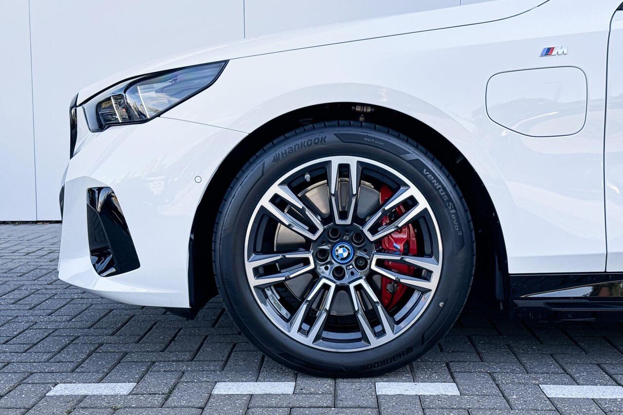 BMW 5-SERIE Sedan 550e xDrive | Selections | M Sport | Driving Assistant Professional | stuur verwarmd