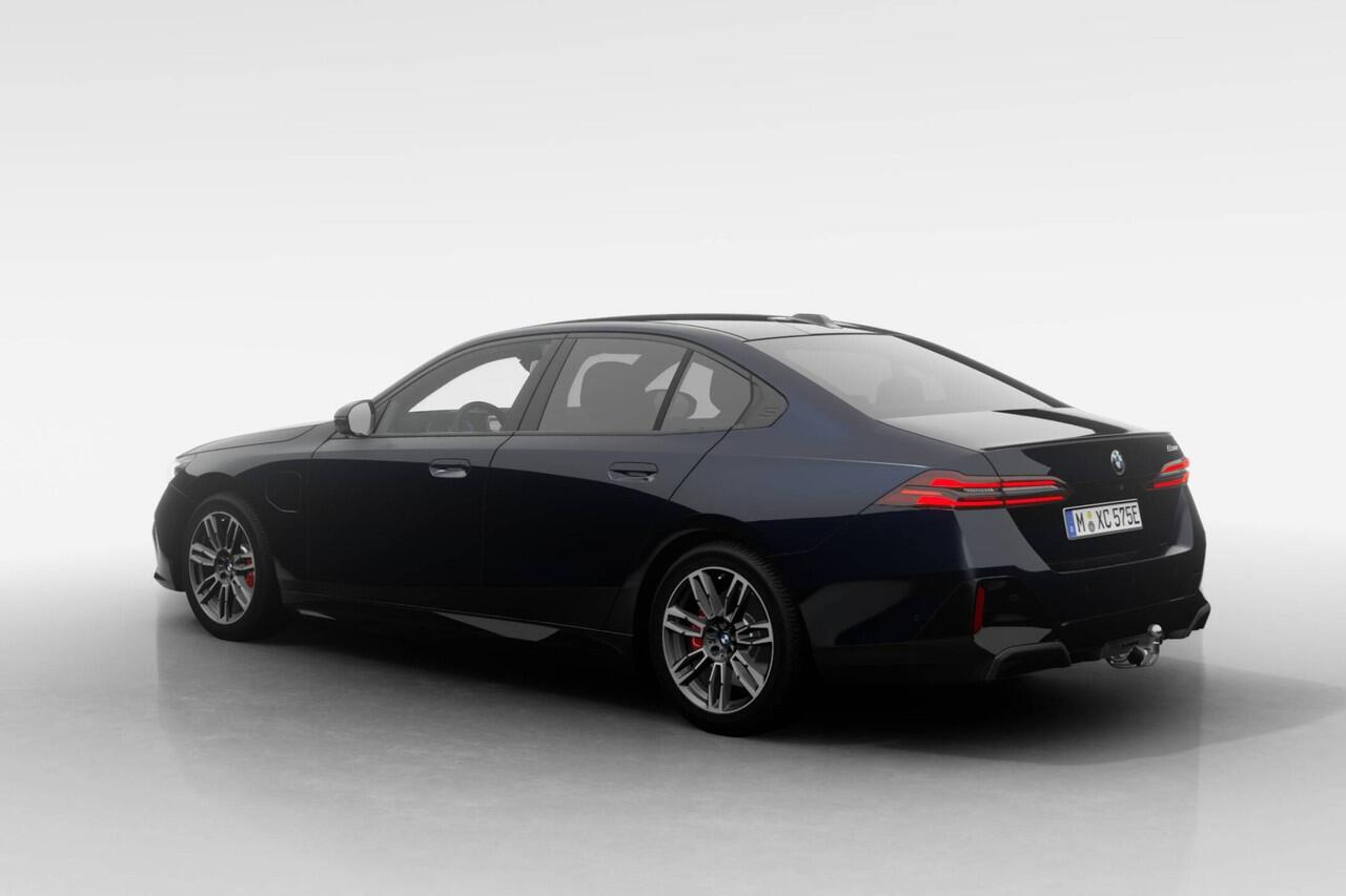 BMW 5-SERIE Sedan 530e M Sport Edition | M Sport Por | Innovation Pack | Travel Pack | Comfort Pack