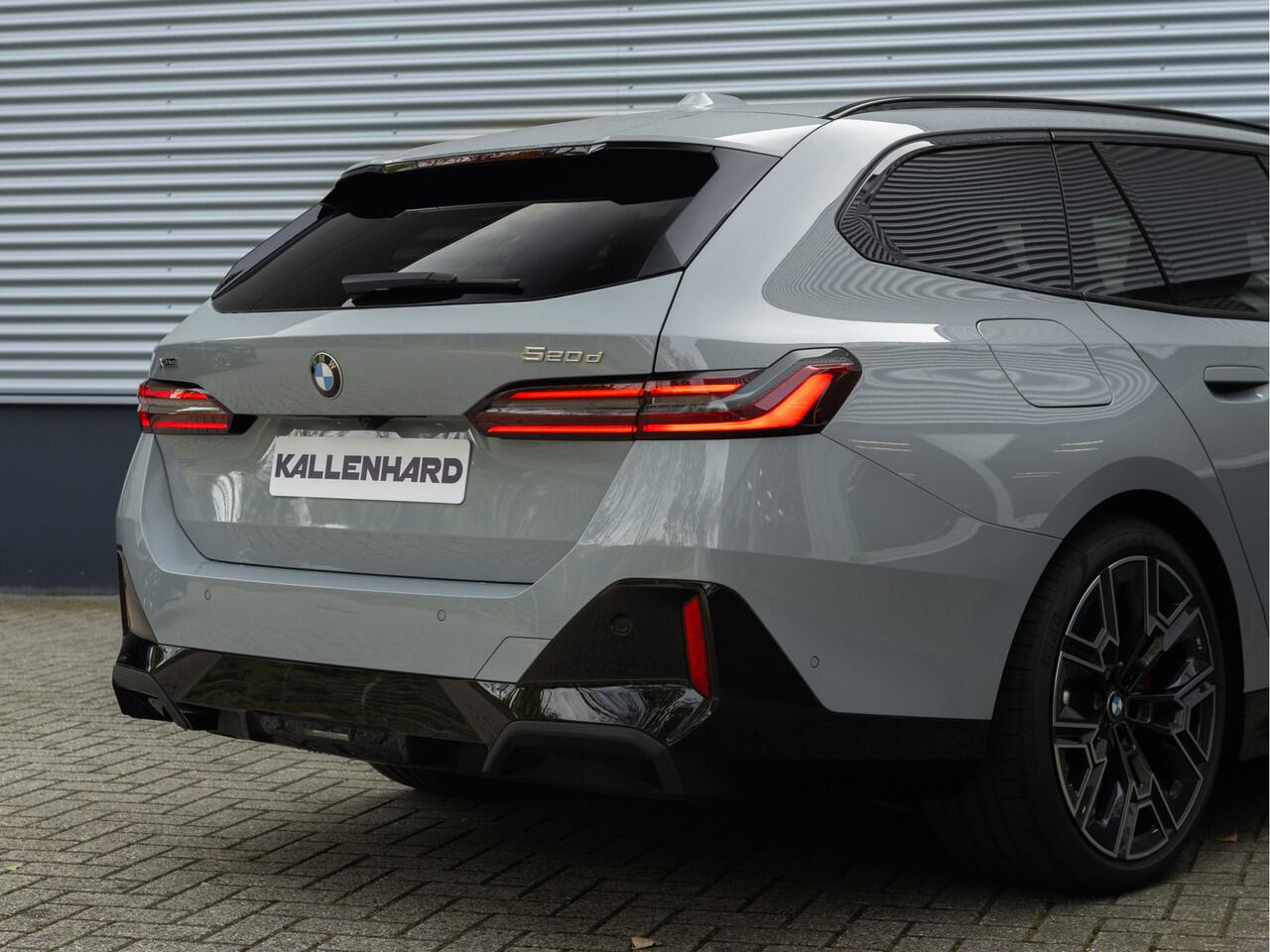 BMW 5-SERIE Touring 520d xDrive - M-Sport Pro - Pano - Trekhaak - ACC - Harman Kardon