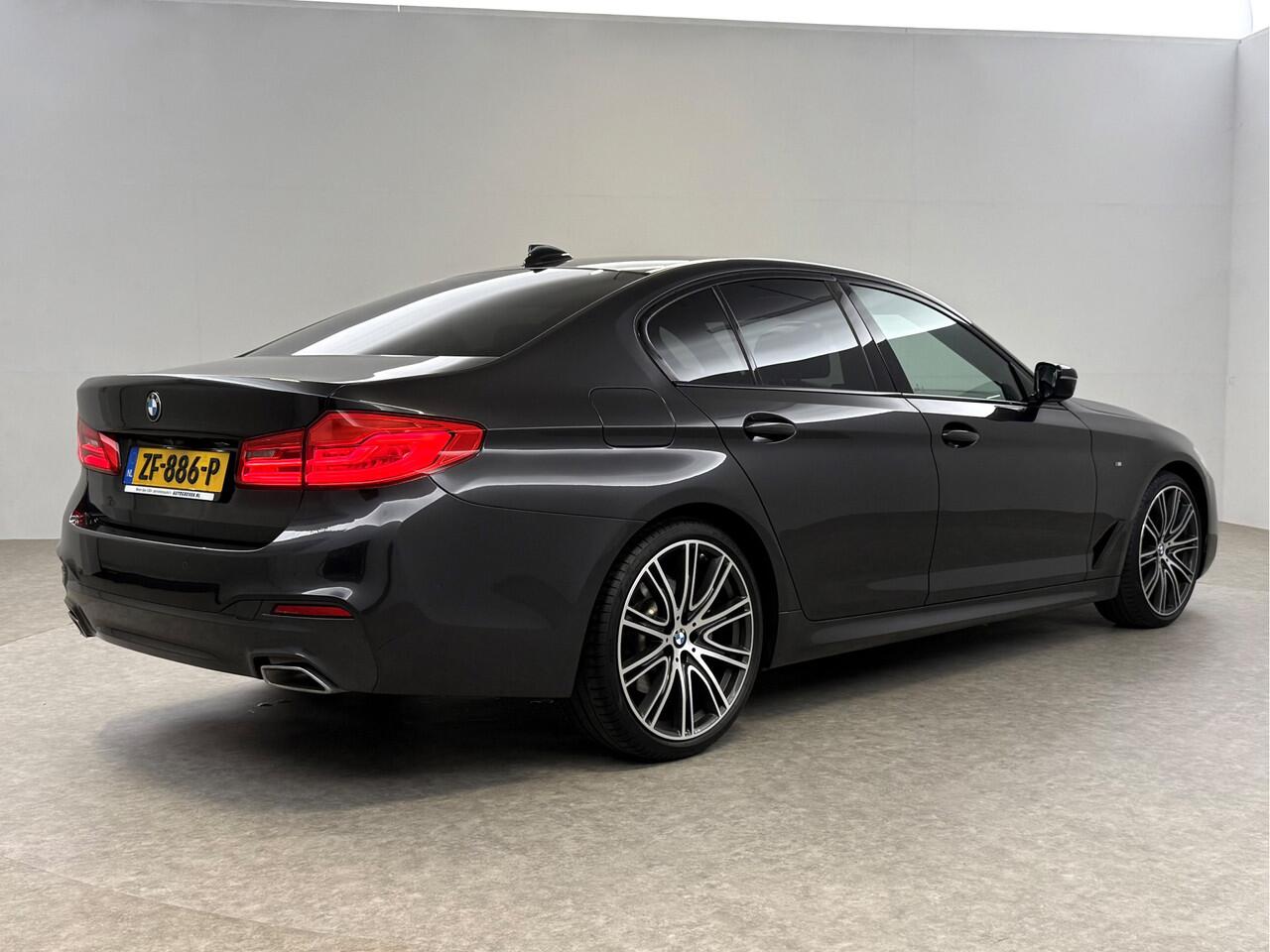 BMW 5-SERIE 520i High Executive M-Sport 184PK | Pano | Sfeerverl. | HuD | Virtual | Memory | Camera | Navi | Keyless | NAP