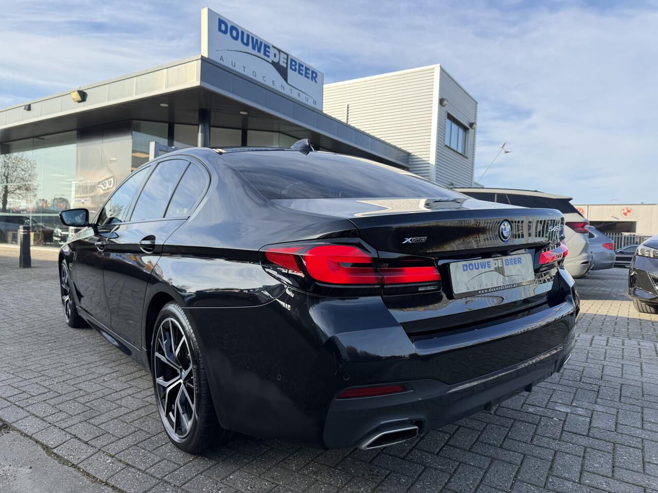 BMW 5-SERIE 545e xDrive M sport 545 Trekhaak | Adapt. Cruise | HiFi | Stuurverw. | Stoelverw.