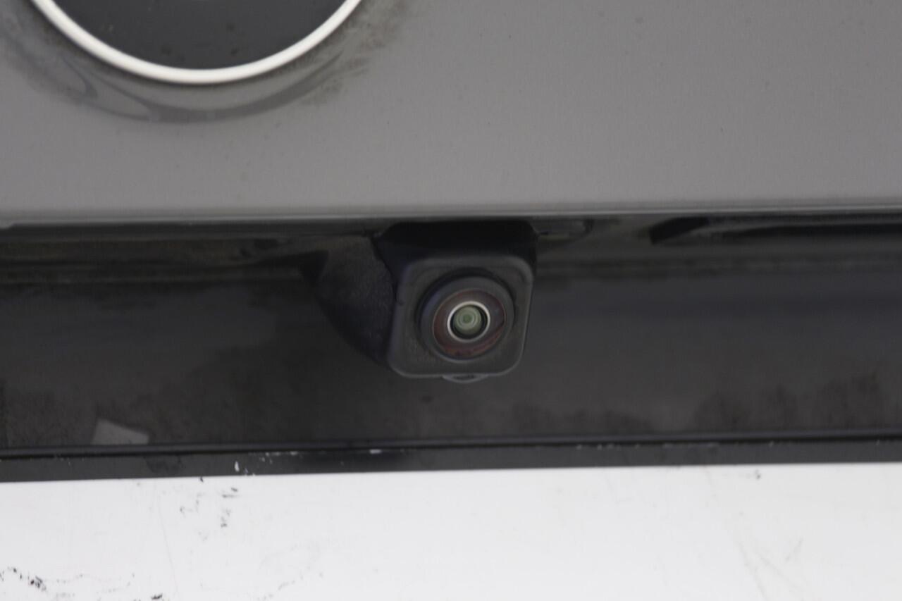 BMW 5-SERIE Touring 520i M-Sport | 19" | Camera | Panoramadak | Trekhaak | Laser | Head-Up