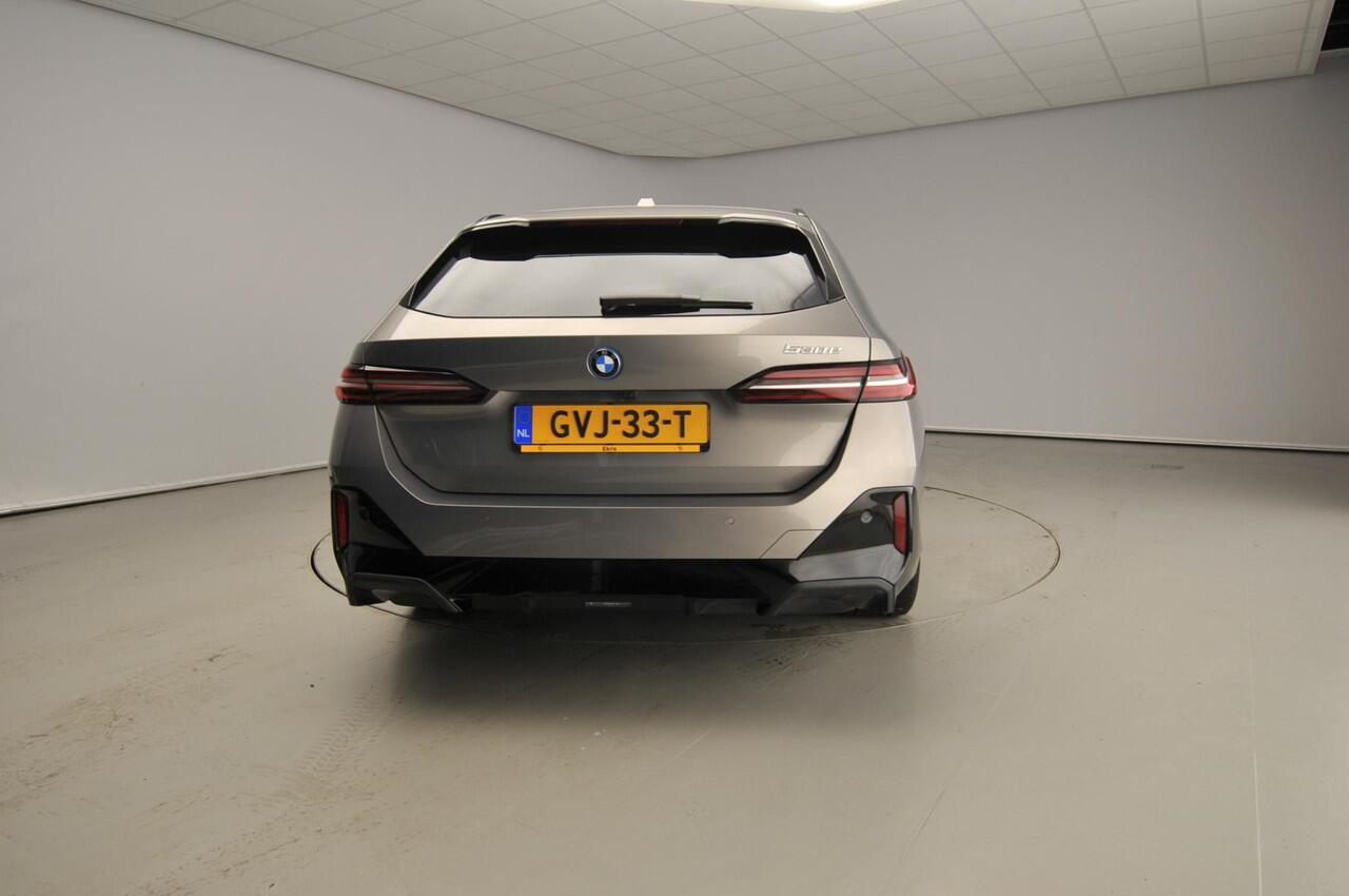 BMW 5-SERIE Touring 530e | M-Sportpakket | LED | Navigatie | Active cruise | Trekhaak | Keyles go | DAB | Alu 20 inch