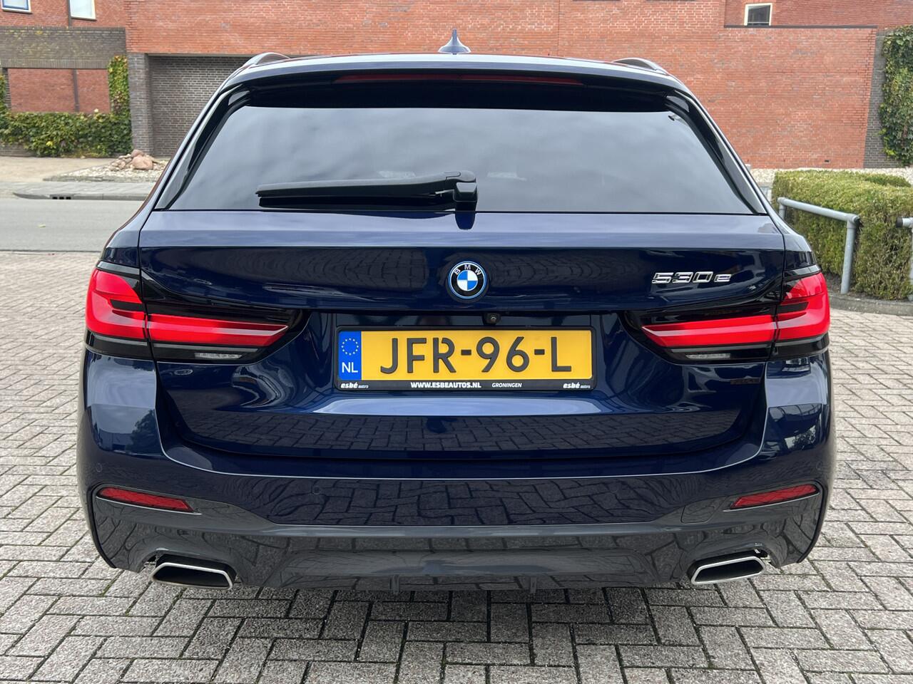 BMW 5-SERIE Touring 530e M-Sport Plus Panoramadak Driving Ass Prof Keyless Rondzicht Camera Elek Stoelen Stoel + Stuurverwarming ACC DAB Head-Up Shadow Line BTW Tansanit Plug In Hybride 1e Eigenaar BTW Auto