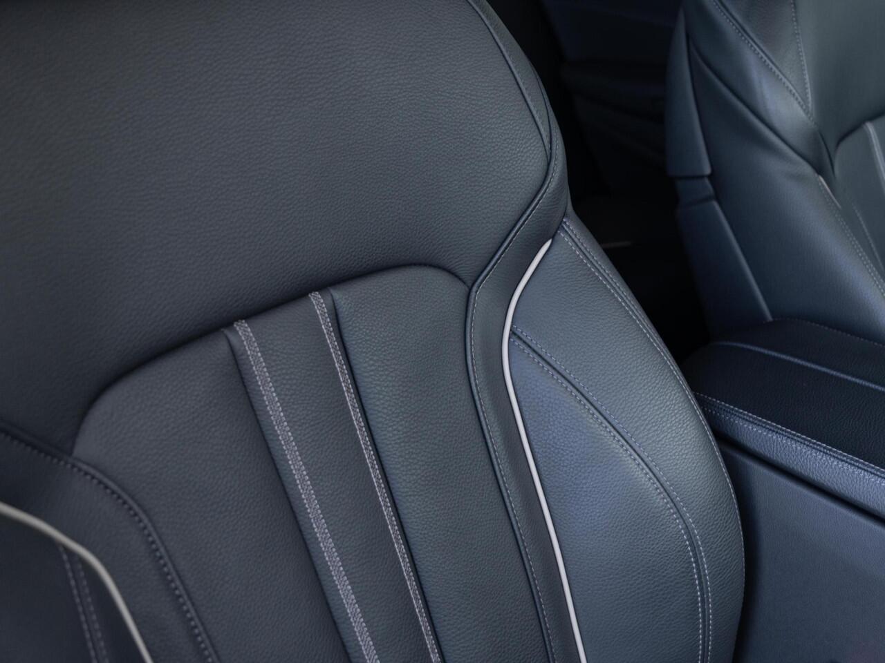 BMW 5-SERIE Sedan 540i | High Executive | Luxury Line | Parking Pack | 18 inch | Comfort Access | Driving Assistant | BMW Laserlight | Active Cruise Controle