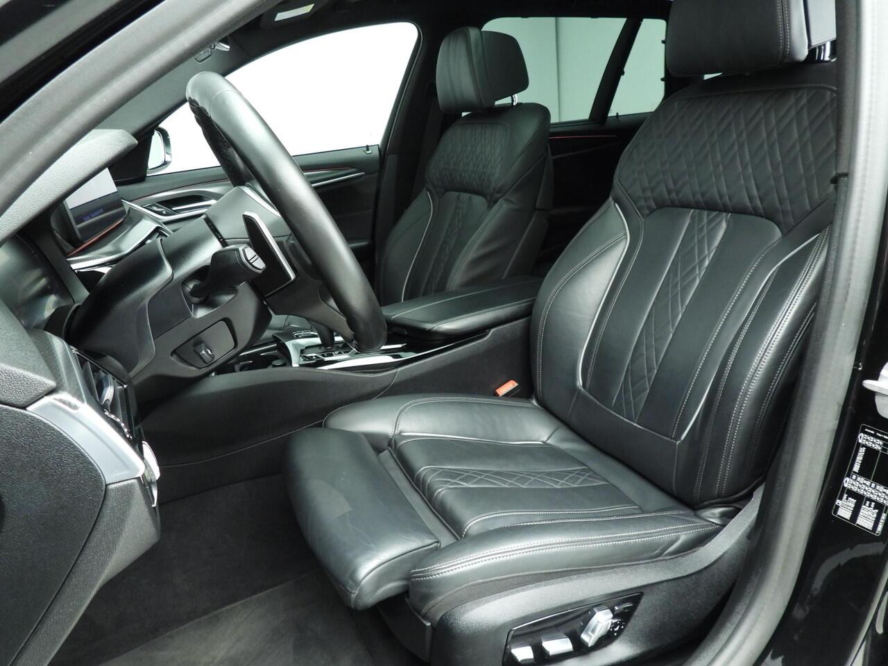 BMW 5-SERIE Touring 530i | M-Sportpakket | Laserlicht | Leder | HUD | Schuifdak | Trekhaak | Comfortzetels | DAB | Hifin speakers | Alu 20 inch