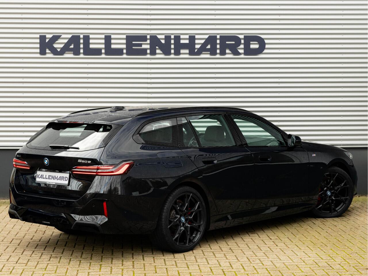 BMW 5-SERIE Touring 550e xDrive M-Sport Pro - Pano - Onderstel Prof - Driving Ass Plus - Harman Kardon