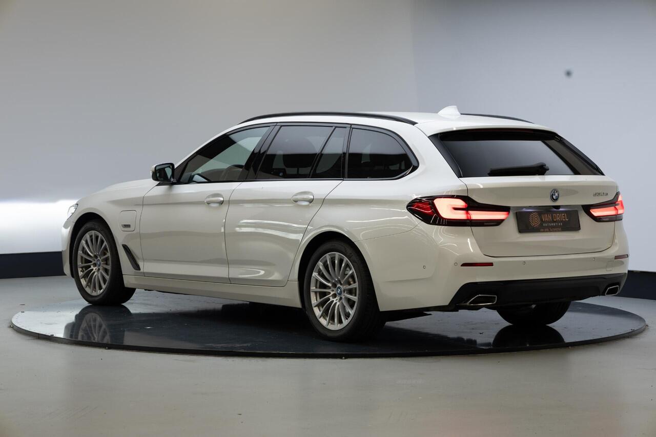 BMW 5-SERIE Touring 530e Executive | Driving Assistant | Head Up | Leder |
