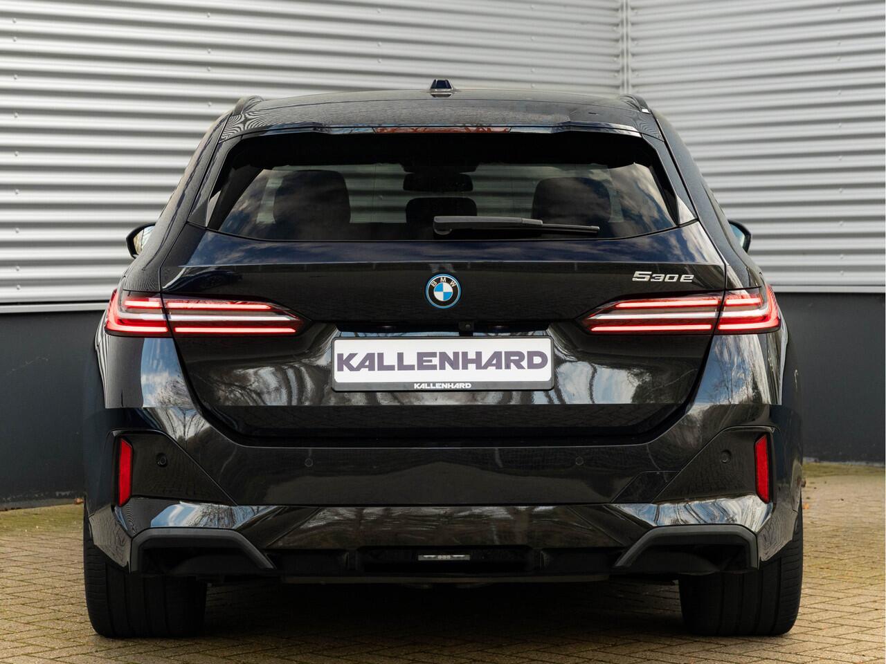 BMW 5-SERIE Touring 530e M-Sport - Pano - Trekhaak - Driving Ass - Camera