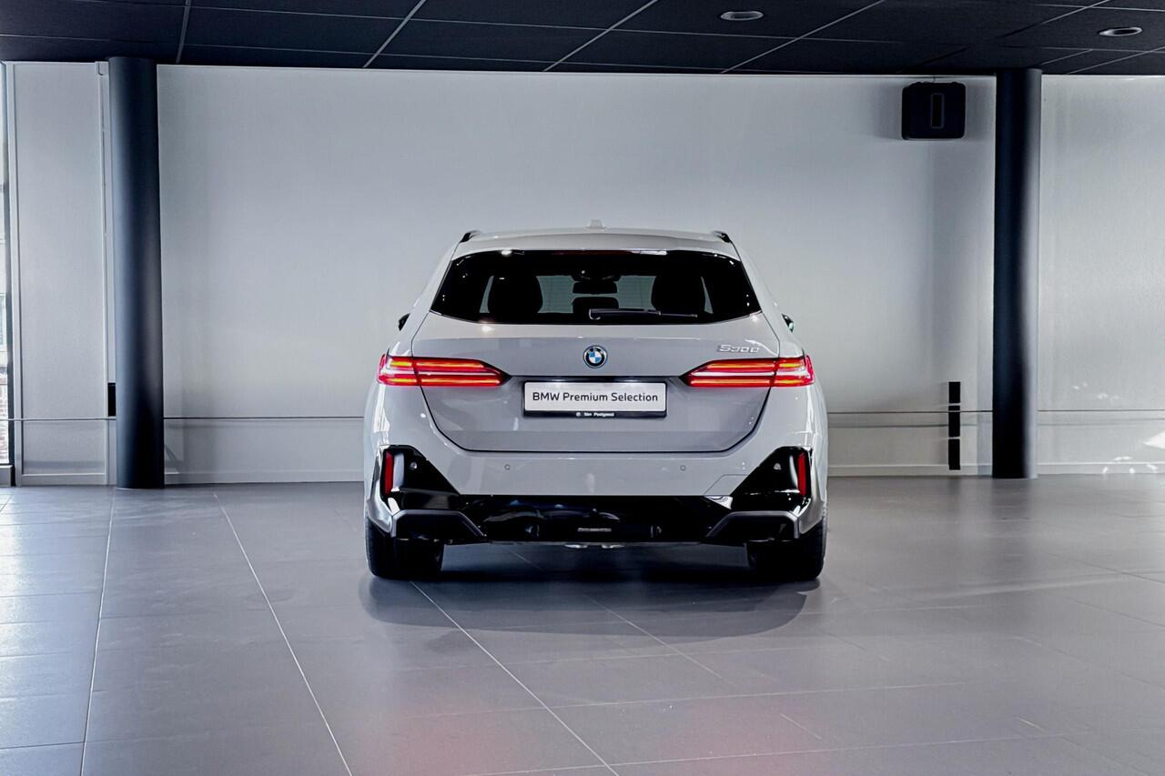 BMW 5-SERIE Touring 530e M Sport Edition | Harman Kardon | Stoelverwarming | Head-up Display |