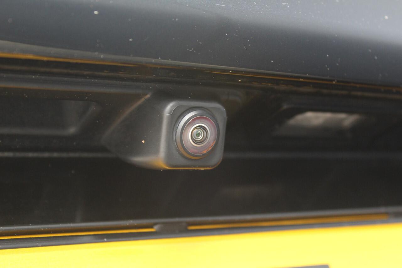 BMW 5-SERIE 545e xDrive Business Edition Plus | Incl. 12 maanden garantie | Harman/Kardon | Dodehoek detectie | F1 Flippers | Cruise control | Apple carplay/Android auto | Stoelverwarming | Lichtmetalen velgen 20"