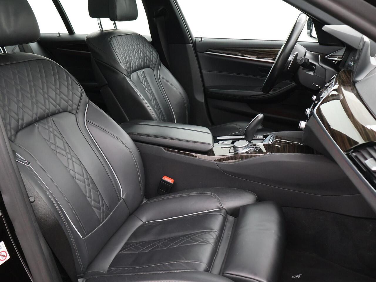 BMW 5-SERIE Touring 520i 184 PK M-SPORT H.E. AUT. *ALMANDINBRAUN* + PANORAMA | NAPPA LEDER | HEAD-UP | 19 INCH