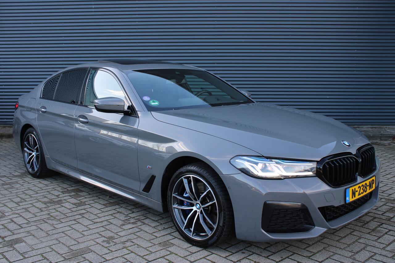 BMW 5-SERIE 520e M-Sport Panoramadak Laser Leer Comfort-Zetels