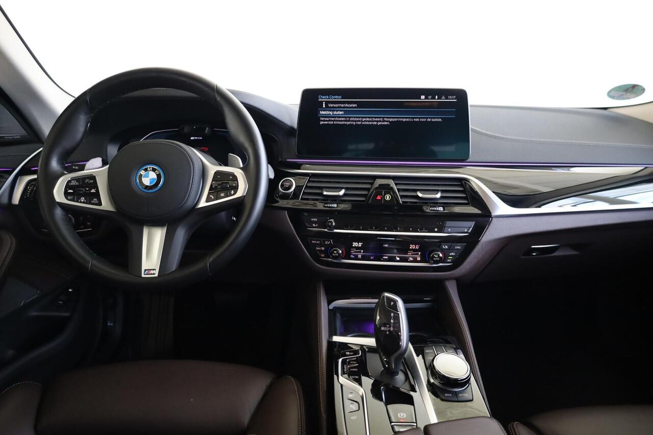 BMW 5-SERIE 530e xDrive High Executive | Head-up Display | Achterasbesturing | Driving Assistant Professional | Comfortstoel(en)