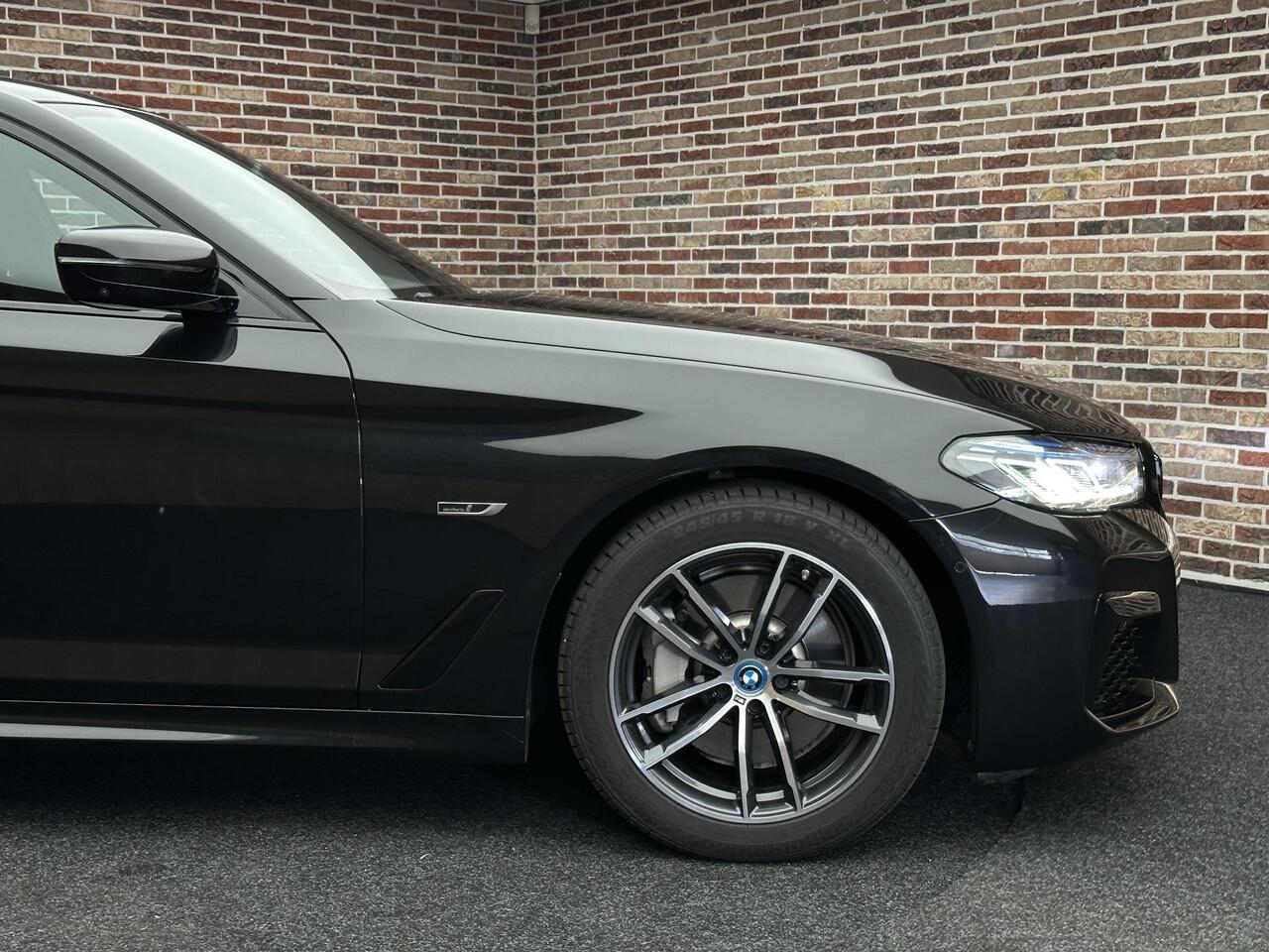 BMW 5-SERIE Touring 520e High Executive M-sport| Dak| Head-up| LaserLight