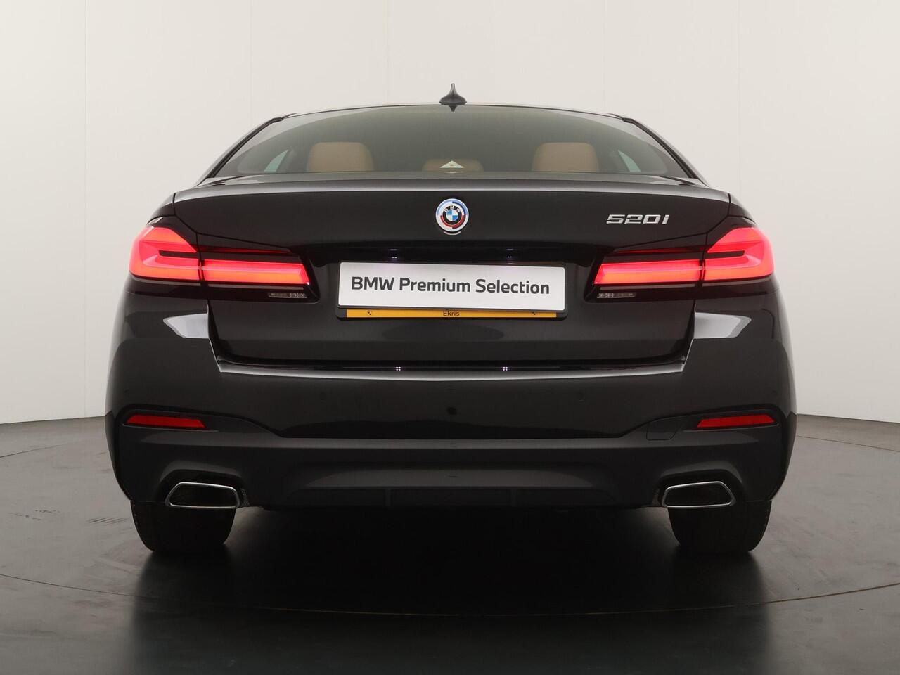 BMW 5-SERIE 520i Business Edition Plus M Sportpakket | Laserlight | HiFi |