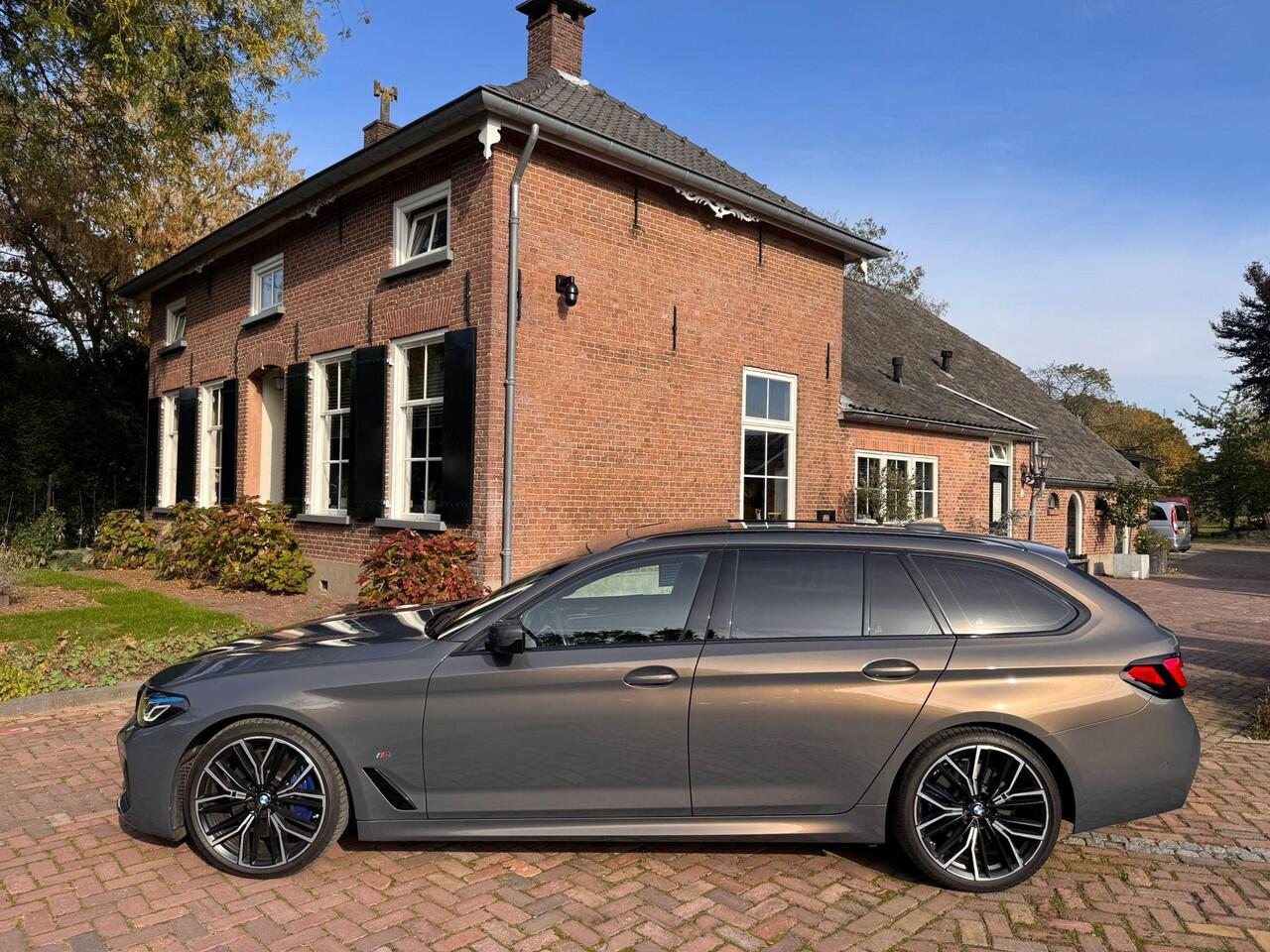 BMW 5-SERIE Touring 540d xDrive High Executive