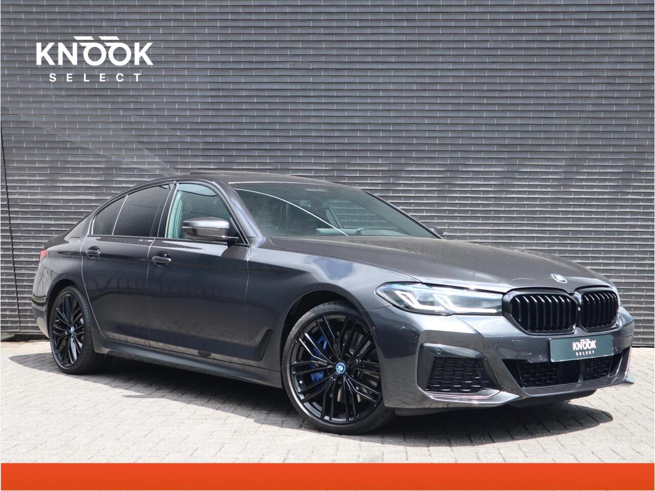 BMW 5-SERIE Sedan 545e xDrive High Executive M Sport Pakket Automaat / Live Cockpit Professional / Schuif-/kanteldak / Comfortstoelen / 20 Inch / M Sportremsysteem / Laserlicht / Driving Assistant Professional / Hifi / Stoelventilatie