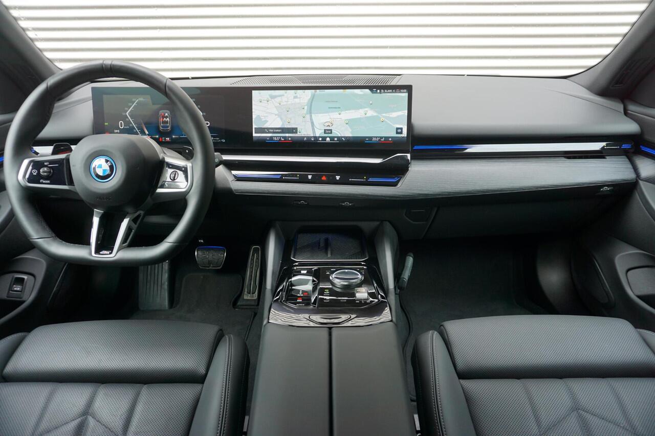 BMW 5-SERIE Touring 530e | M Sportpakket | Trekhaak | Driving Assistant Plus