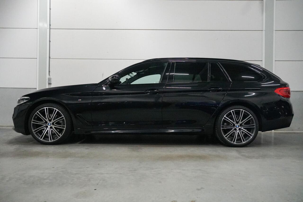 BMW 5-SERIE Touring 520i M-Sport | Panoramadak | Stoelventilatie | 21"