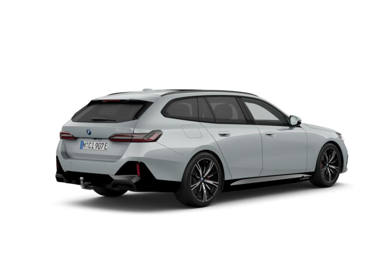BMW 5-SERIE Touring 530e M Sport Edition | M Sportpakket Pro | Innovation Pack | Travel Pack | Comfort Pack | Trekhaak