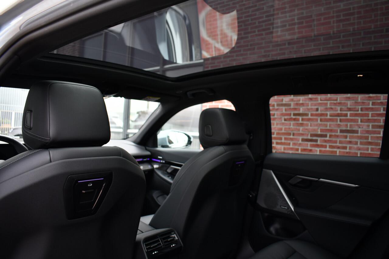 BMW 5-SERIE Touring 520i M-Sport Pano Trekh B&W 21inch ACC 360 HUD Stoelventilatie Brooklyngrau