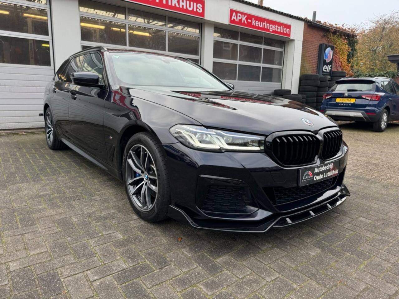 BMW 5-SERIE Touring 530e xDrive M Sport Laser Camera Navi Trekhaak