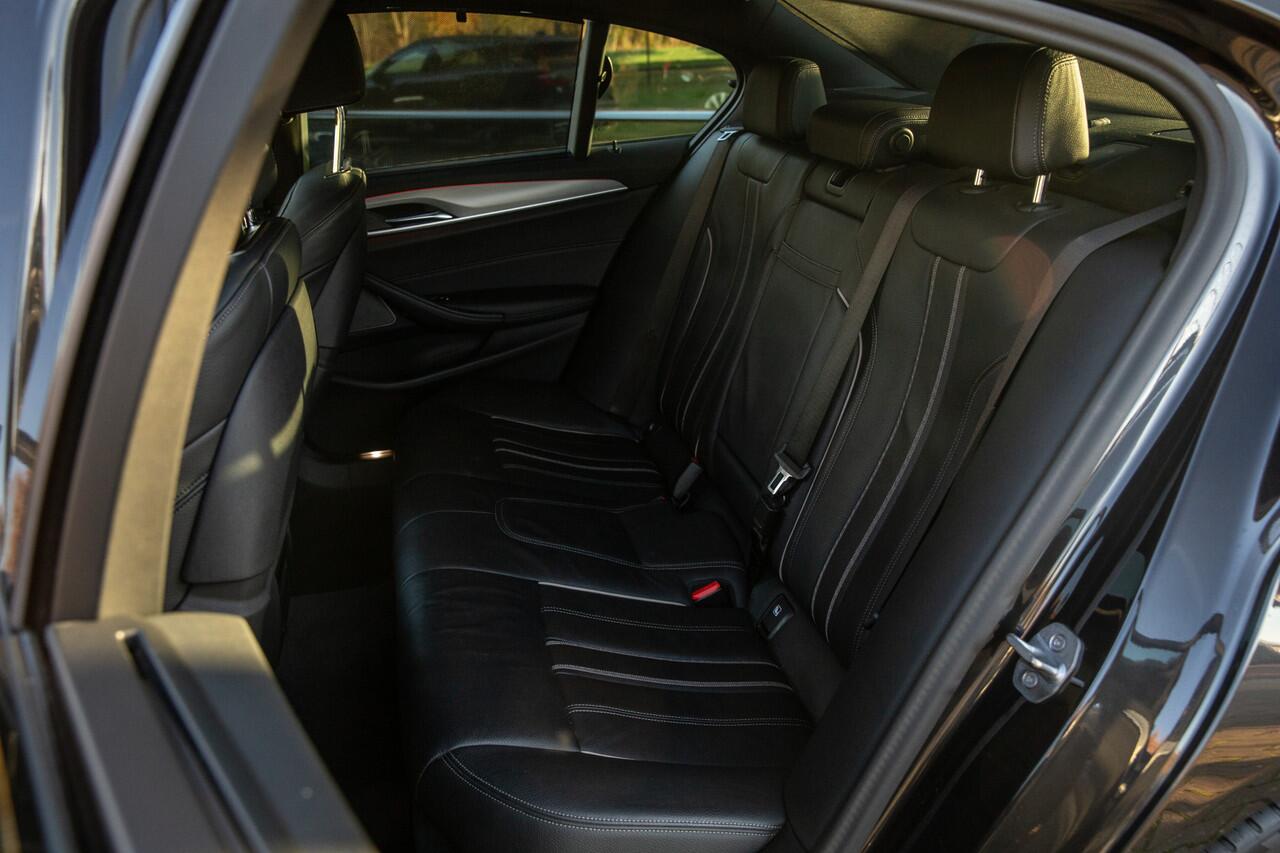 BMW 5-SERIE 530e Business Edition M-sport , Panoramadak, Harman/Kardon, Keyless entry,