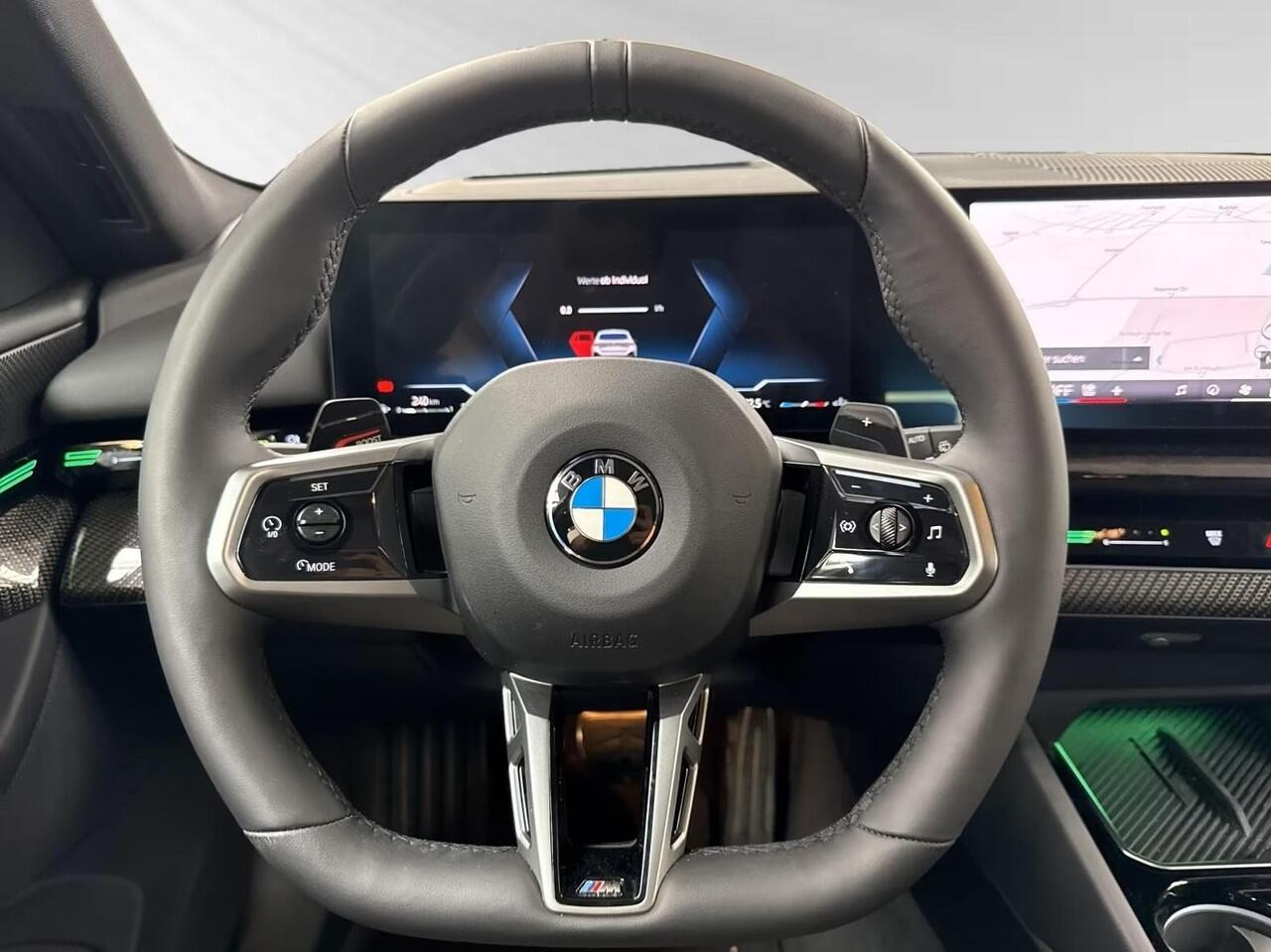 BMW 5-SERIE Touring 520iA M-SPORT ** ADAPT. LED, LEDER, PANORAMA, TREKH, H&K SOUND, DR. ASS+ ** 1e EIG - UNFALLFREI ** ** INFORMEER OOK NAAR ONZE AANTREKKELIJKE FINANCIAL-LEASE TARIEVEN **