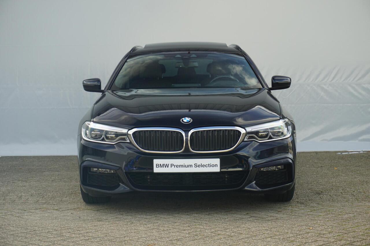 BMW 5-SERIE Touring 530i High Executive Edition | M Sport / Elektrisch panorama-dak / Comfortstoelen / Head-up / HIFI / Comfort Access / Dodehoek detectie