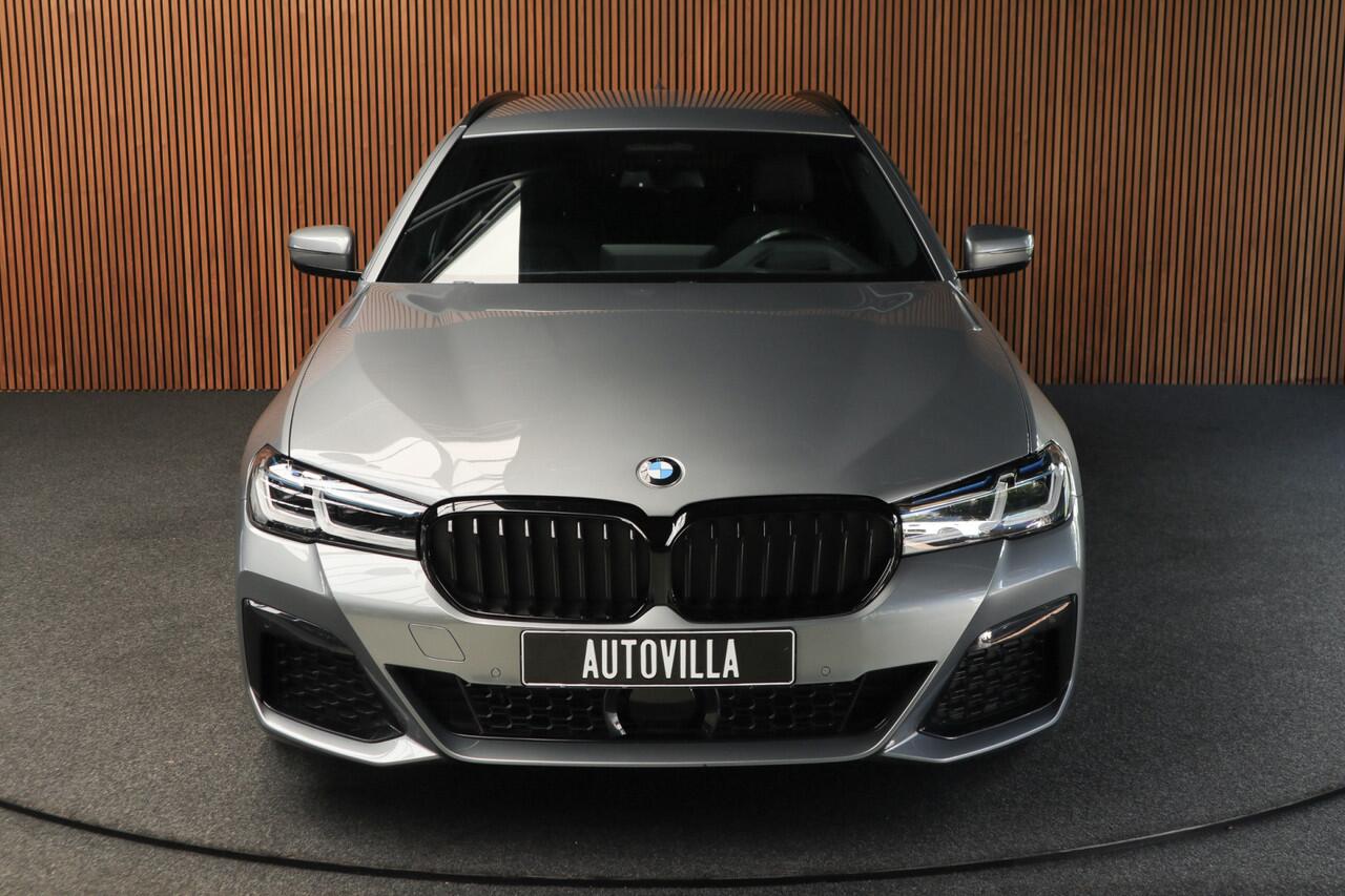 BMW 5-SERIE Touring 520i M-Sport HUD Matrix DAP ACC Leer PDC Elektr. uitklapbaar trekhaak Elektr. bedienbaar achterklep Navi Camera Climate (3-zone) Memory seats PDC Zwarte binnenhemel LM velgen BTW auto