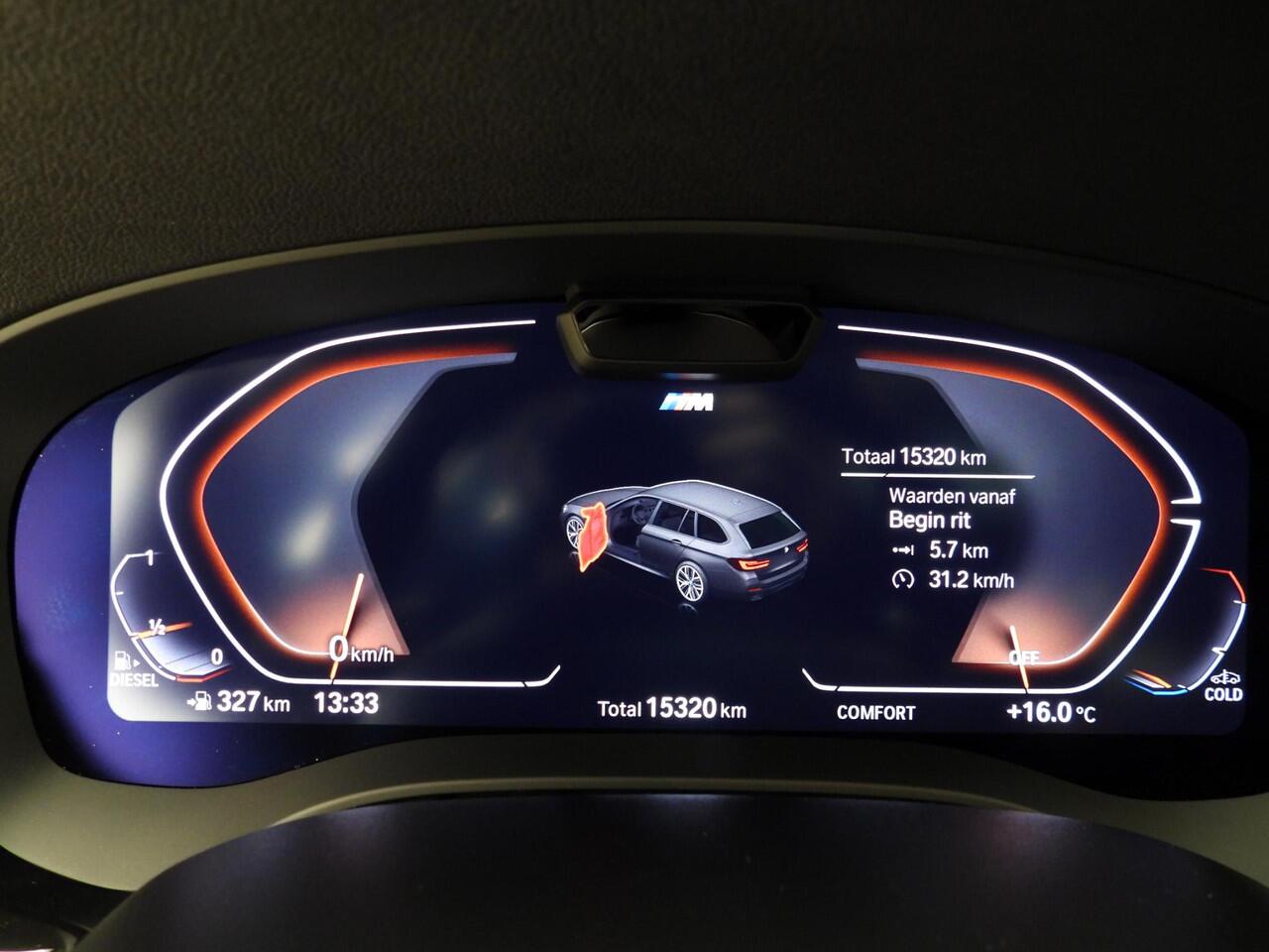 BMW 5-SERIE Touring 520d | M-Sportpakket | Laserlicht | Leder | HUD | Active cruise | Schuifdak | Comfortzetels | Keyles go | DAB | Hifi speakers | Alu 18 inch