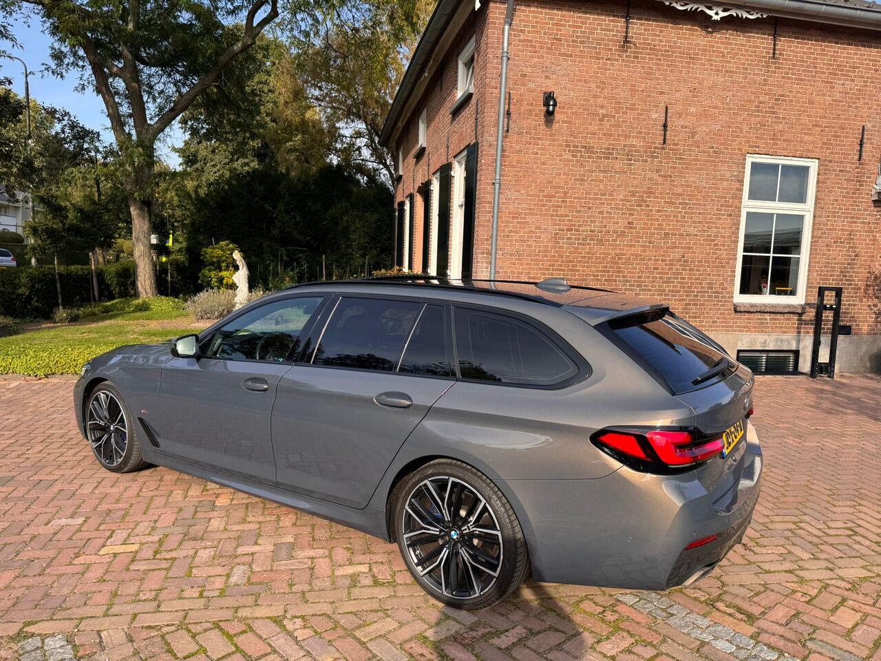 BMW 5-SERIE Touring 540d xDrive High Executive