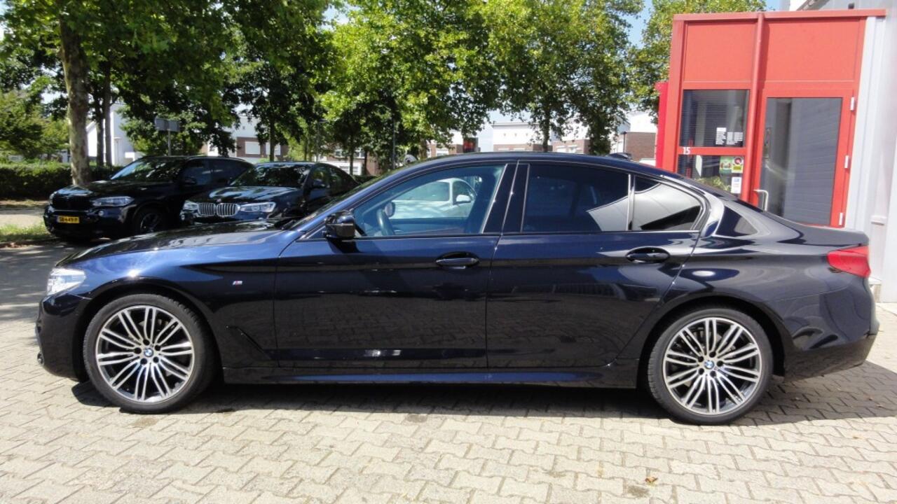 BMW 5-SERIE 520i High Executive. M-Pakket.