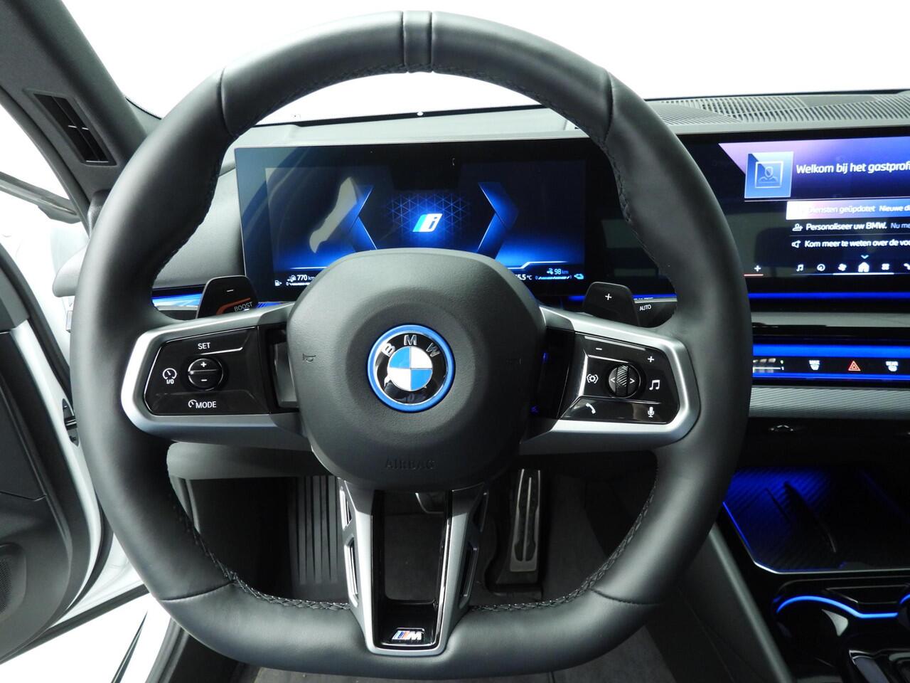 BMW 5-SERIE Sedan 530e | M-Sportpakket | LED | Navigatie | Active cruise | Trekhaak | Sportstoelen | DAB | Harman-kardon sound | Alu 19 inch
