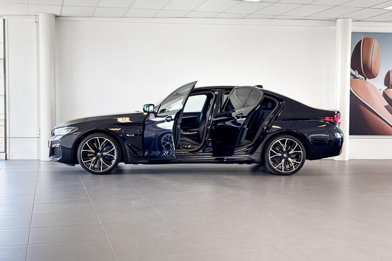 BMW 5-SERIE Sedan 545e xDrive Business Edition Plus | Selections | M Sport | Stoelverwarming | Headup Display | Achteruitrijcamera |