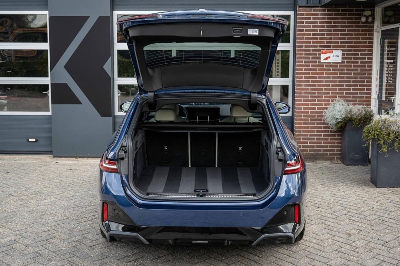 BMW 5-SERIE 530e xDrive M Sport | Driving Ass. Plus | Keyless | Leder | H/K | Camera | Trekhaak | Adapt. led |