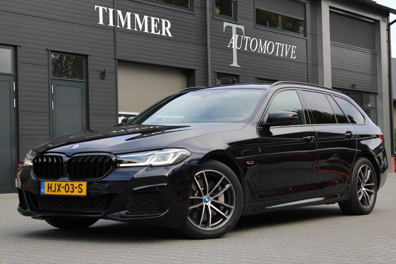 BMW 5-SERIE Touring 530e x-Drive High Executive M-Sport - Dealer onderhouden Laser light - Panoramadak - Trekhaak - Apple Carpay - Head-up display