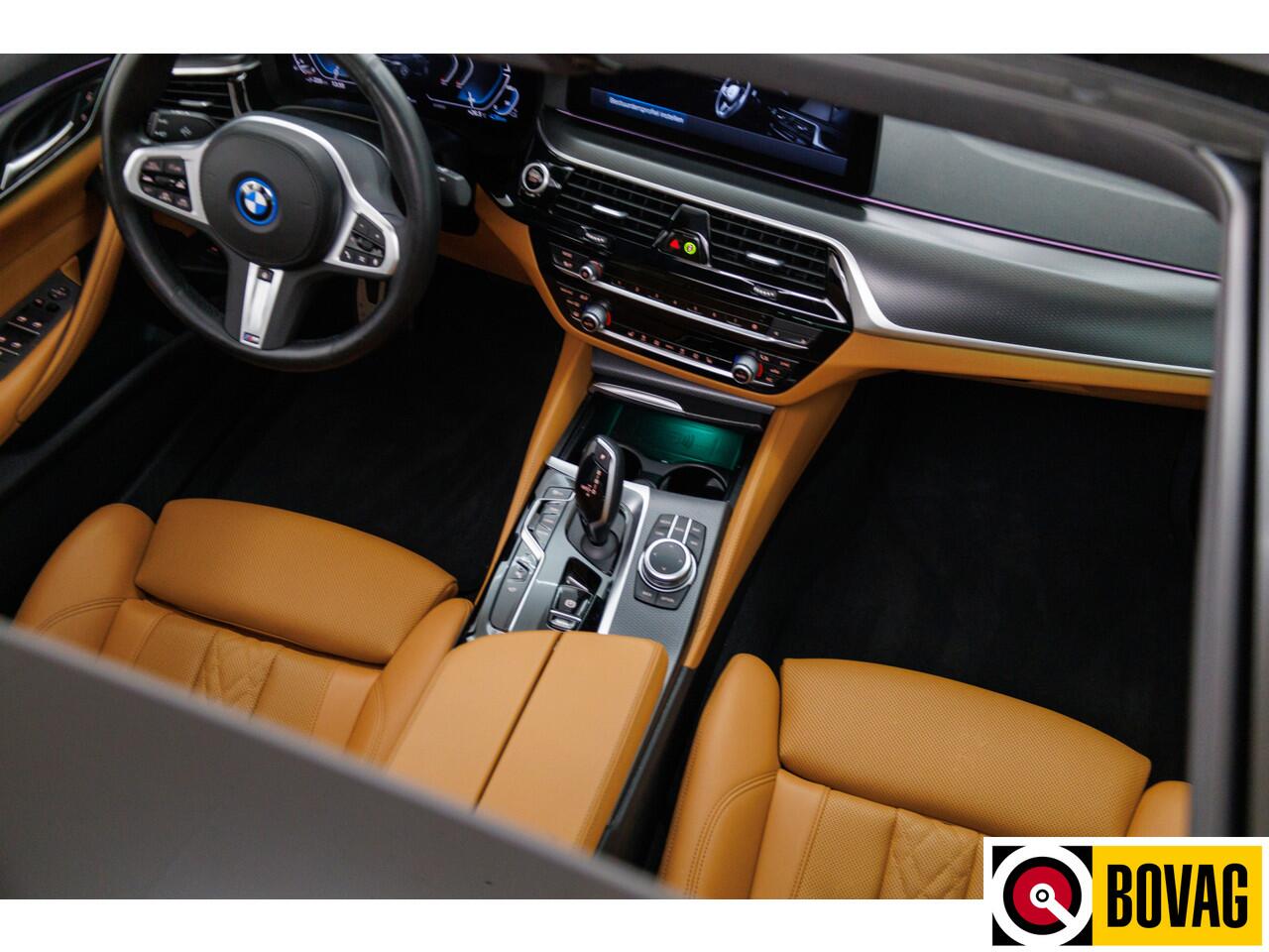 BMW 5-SERIE 545e xDrive High Exec. M-sport Black Edition 394 PK automaat | Open Dak | Trekhaak elec. | 360 Camera, Stoel- en stuurverwarming