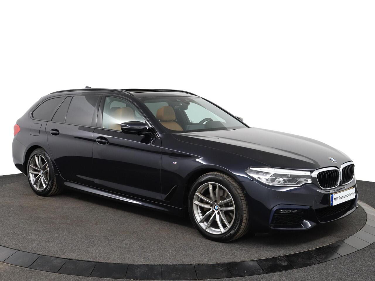 BMW 5-SERIE Touring 520i High Executive M Sportpakket | Trekhaak | Panoramadak | Adaptieve LED koplampen | Achteruitrijcamera | HiFi System