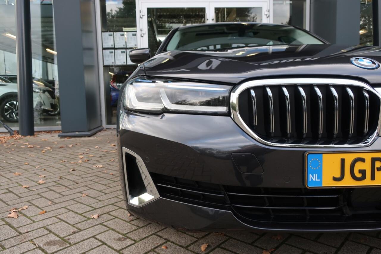 BMW 5-SERIE 530E X-DRIVE LUXURY LINE, Elektr. Schuifdak, Laser LED, etc.